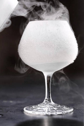Bicchiere ghiacciato con rafredda bicchierei Thrill